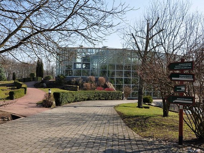 Naše zahrady a parky: Botanická zahrada léčivých rostlin Farmaceutické fakulty Univerzity Karlovy, Hradec Králové