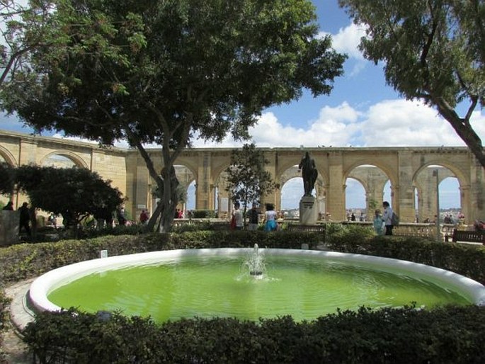 Upper Barrakka Gardens (Il-Barrakka ta' Fuq) - Malta, Valletta